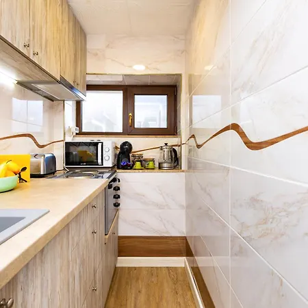 Tiny Secret Place Next To Mu With Private Parking