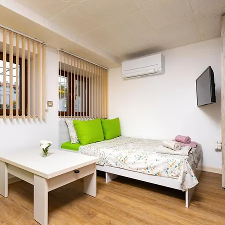 Tiny Secret Place Next To Mu With Private Parking شقة بلوفديف