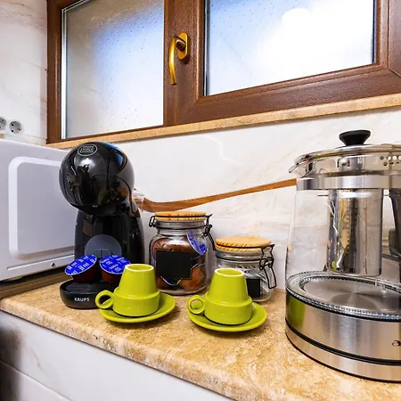 Tiny Secret Place Next To Mu With Private Parking