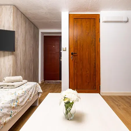 Tiny Secret Place Next To Mu With Private Parking * Plovdiv