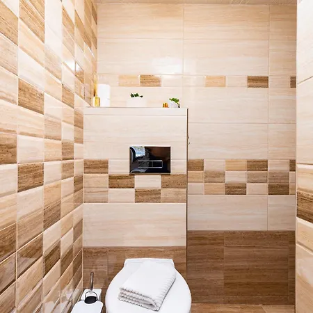 Tiny Secret Place Next To Mu With Private Parking *