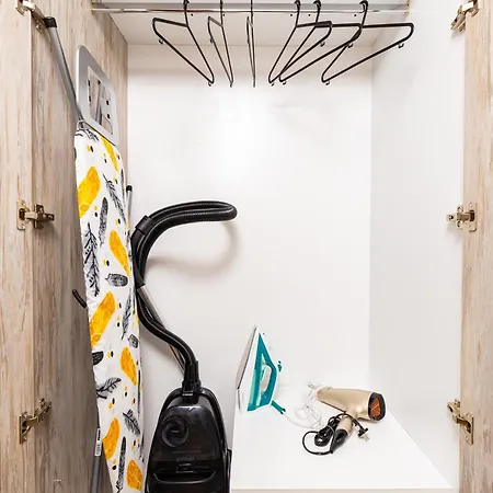 Tiny Secret Place Next To Mu With Private Parking بلوفديف