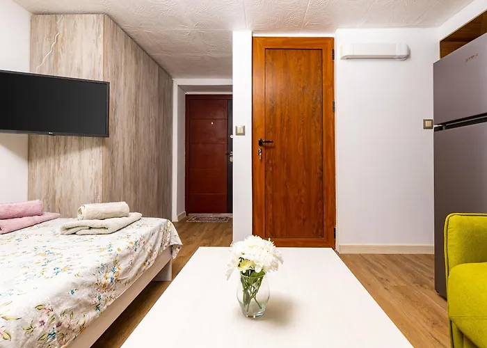 Tiny Secret Place Next To Mu With Private Parking * Plovdiv