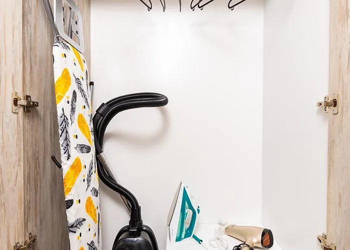 Tiny Secret Place Next To Mu With Private Parking Plovdiv