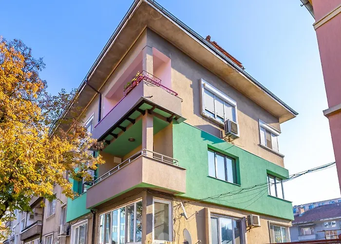 Tiny Secret Place Next To Mu With Private Parking Plovdiv